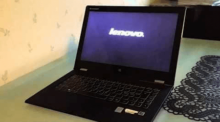 Pojawi się ekran Lenovo